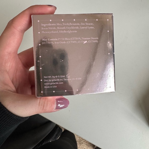Girlactik Luminous Face Powder - Picture 4 of 4